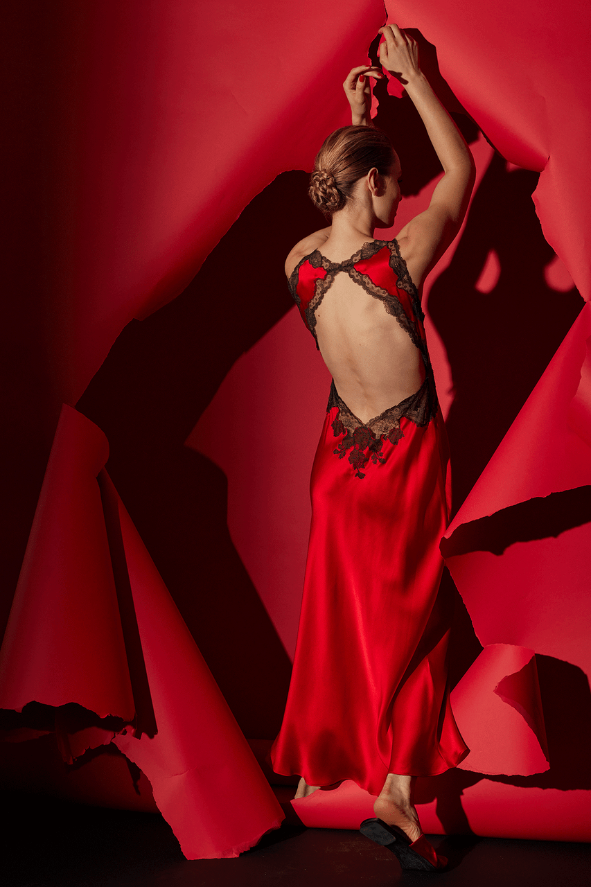 Natori - Lolita Lace Trim Silk Slip Dress - Scarlet/Ash Black - 100% Silk - Size M Natori - Lolita Lace Trim Silk Slip Dress - Scarlet/Ash Black - 100% Silk - Size M