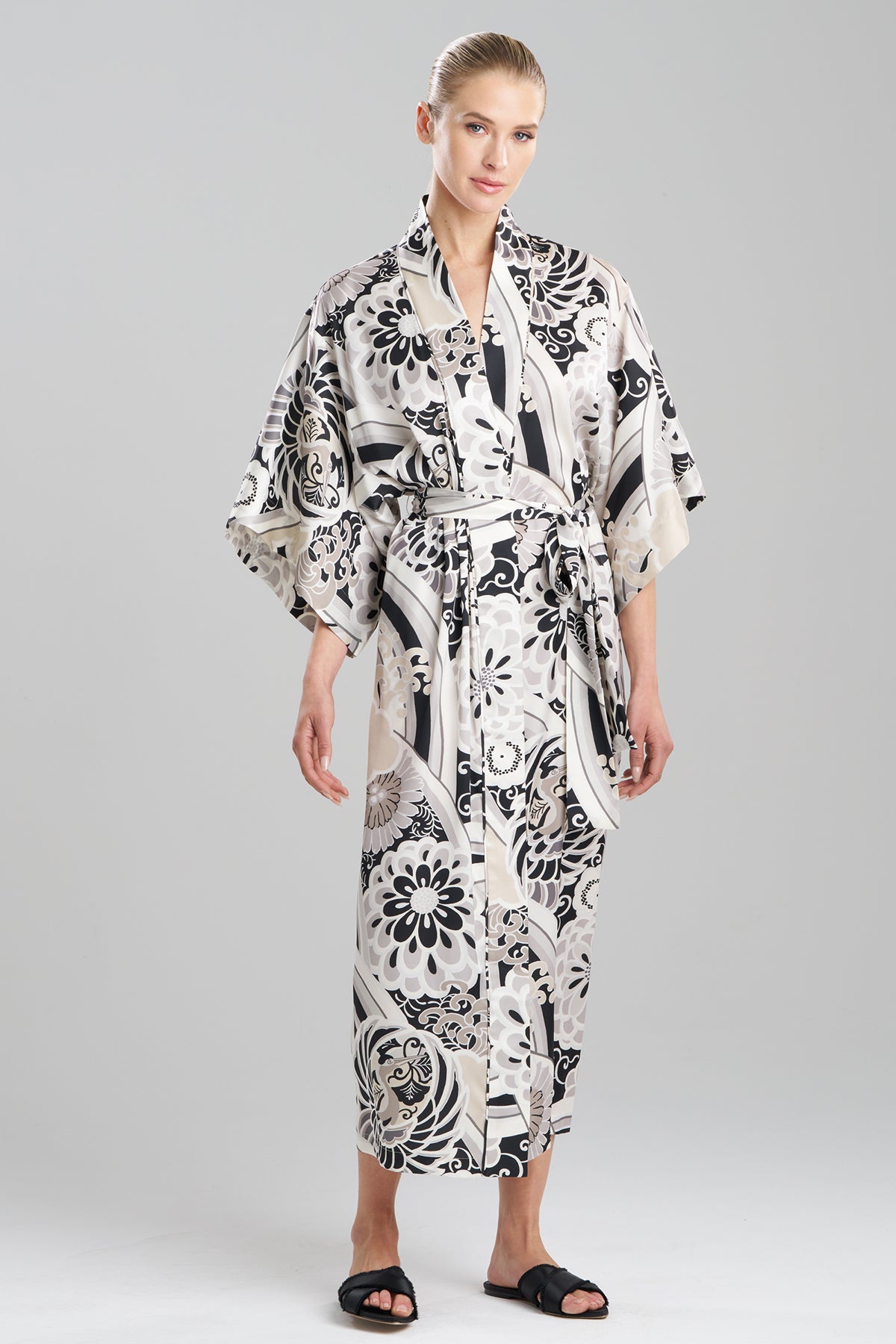 Metricon Robe Medallion Robe