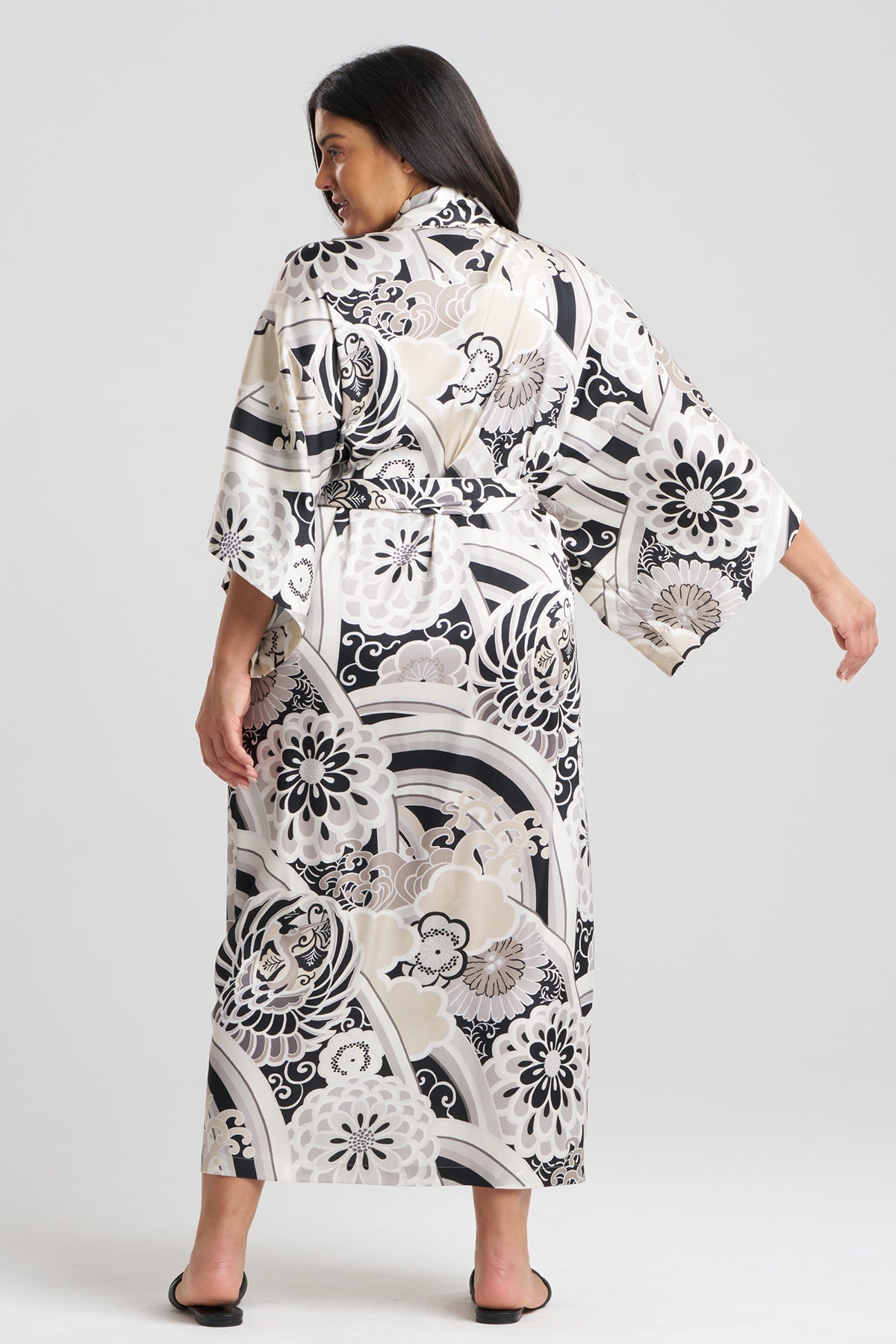 Metricon Robe Medallion Robe