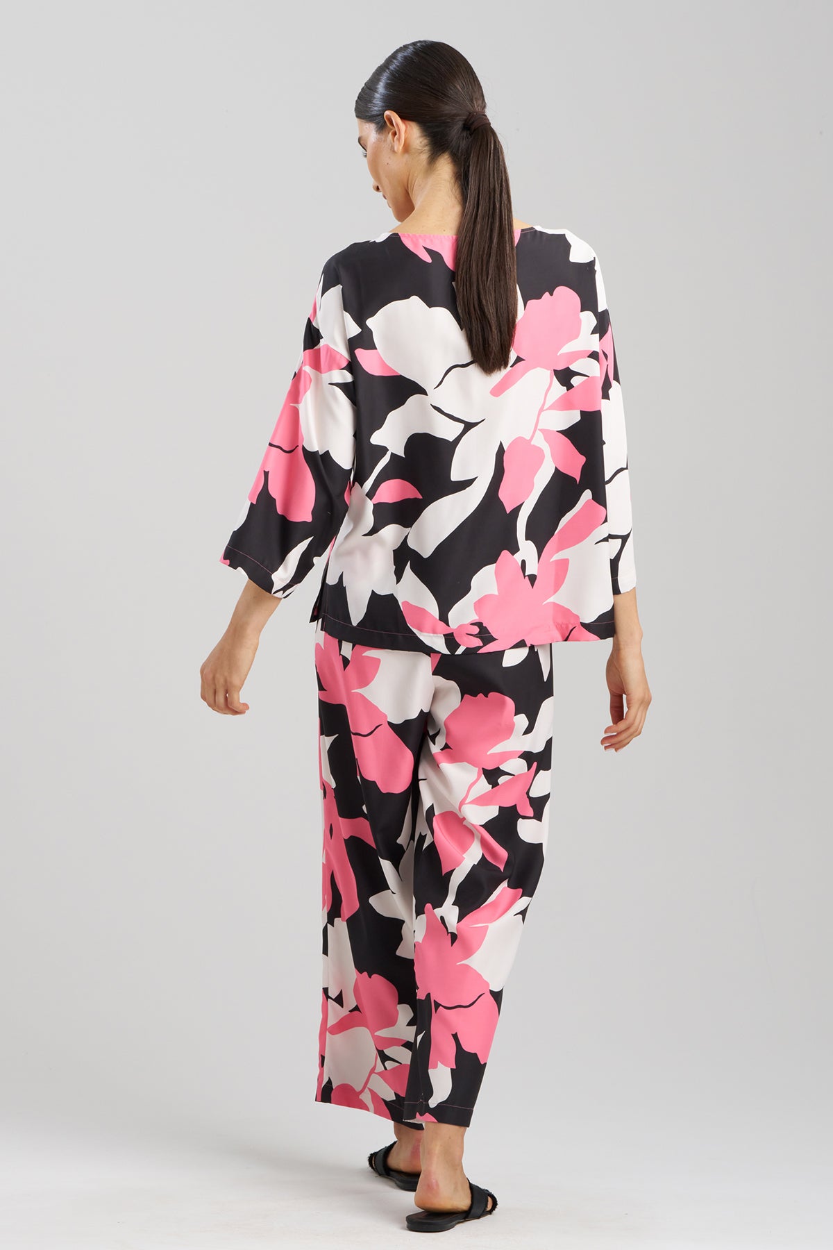 Buy Bonita Satin Zip Caftan in Pink Multi Online Buy Bonita Satin Zip Caftan in Pink Multi Online