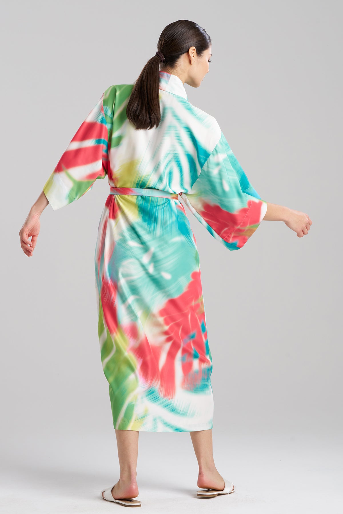 Kusaibi Robe Usami Robe