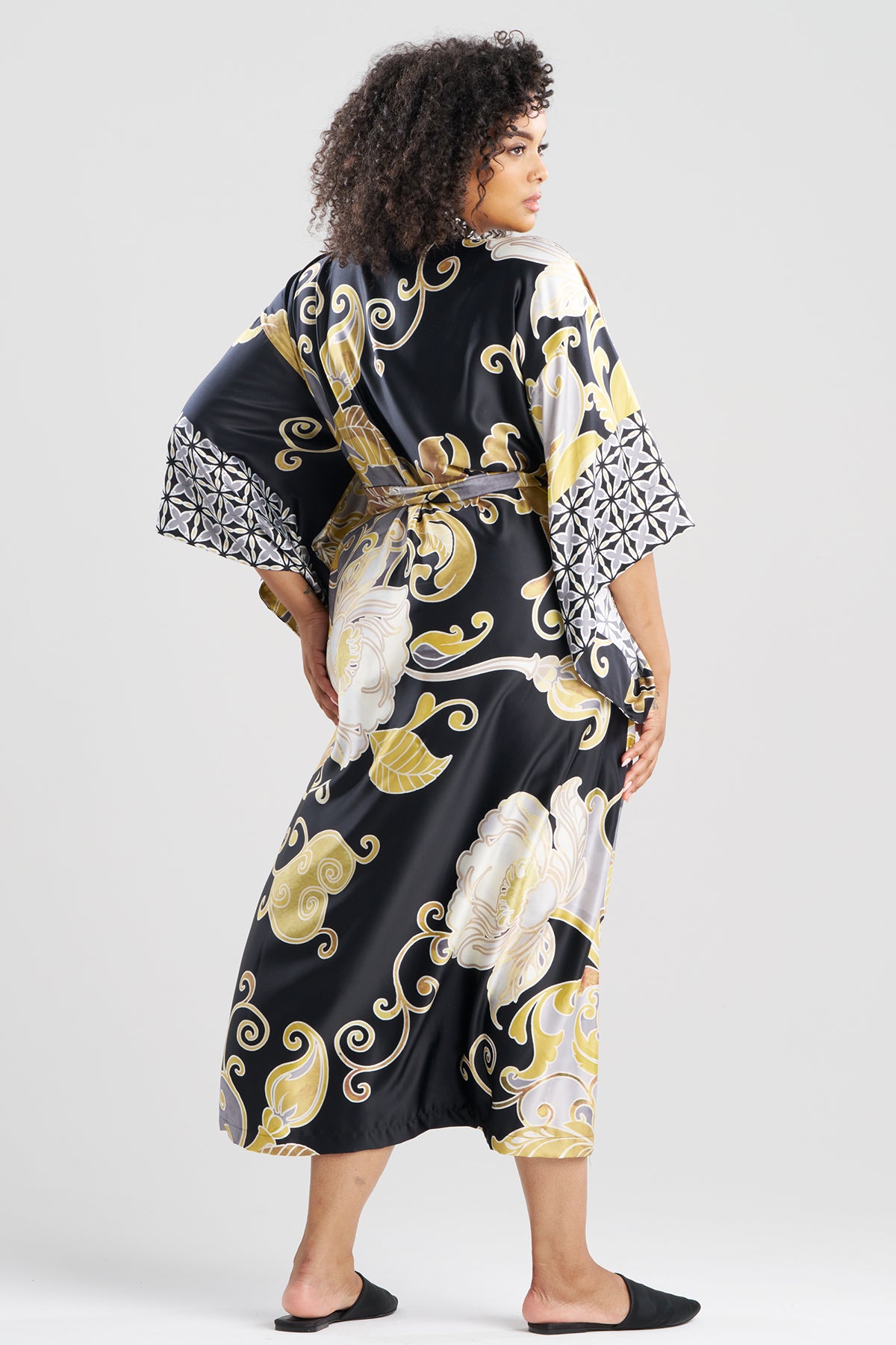 Natori Deco Printed Charmeuse Kimono Women Robe - Black Natori Deco Printed Charmeuse Kimono Women Robe - Black