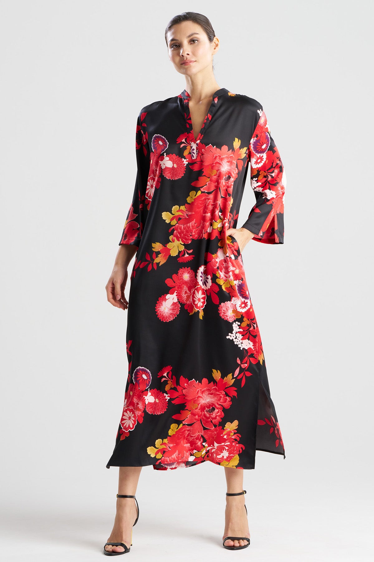 (取寄) N バイ ナトリ レディース エンプレス - プリンテッド サテン マンダリン カラー カフタン N by Natori women Empress - Printed Satin Mandarin Collar Caftan Black natori Empress Printed Satin Mandarin Caftan Black 2026 | Underwear