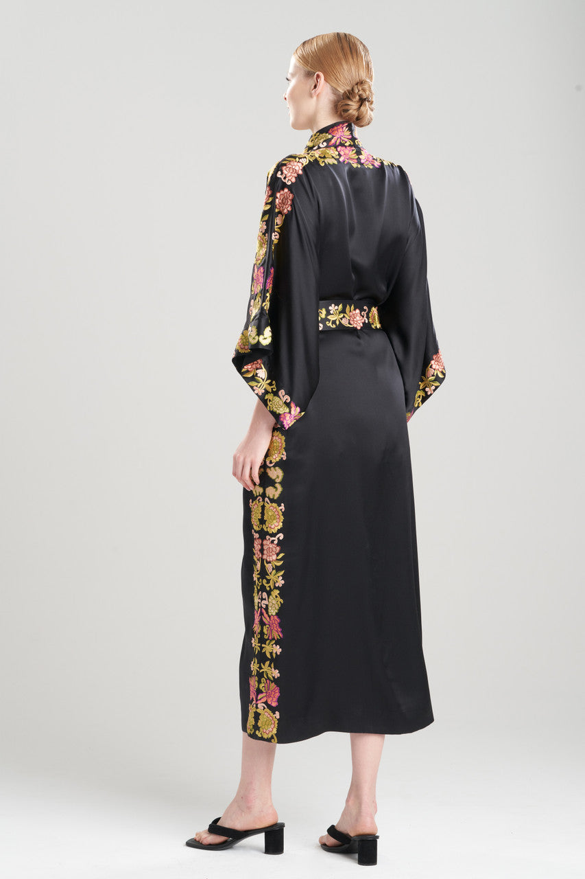 Kusaibi Robe Buy Couture Yasugi Embroidered Silk Robe in Black Online | NATORI
