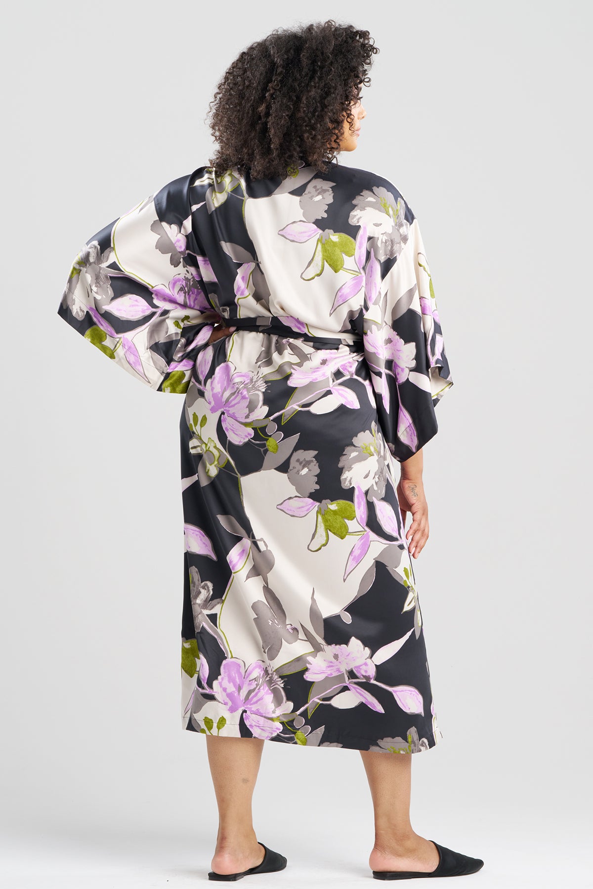 Kusaibi Robe Tsubaki Satin Robe